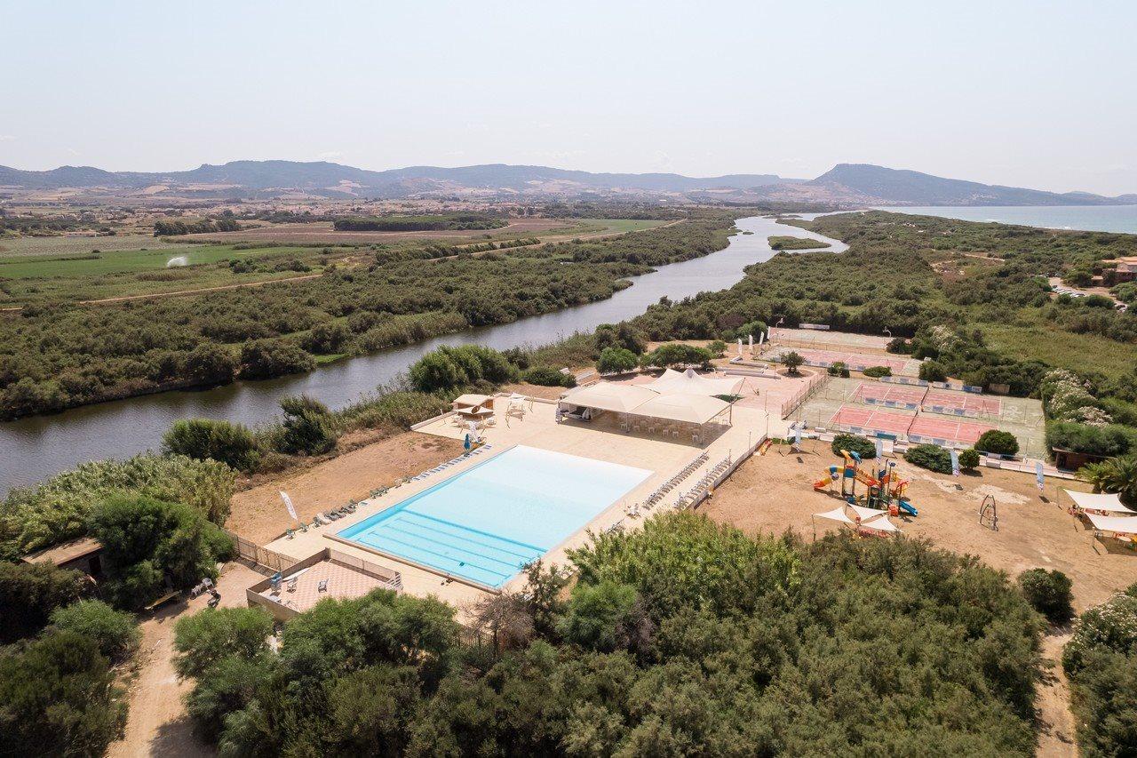 Baia Delle Mimose Aparthotel Badesi Exterior foto
