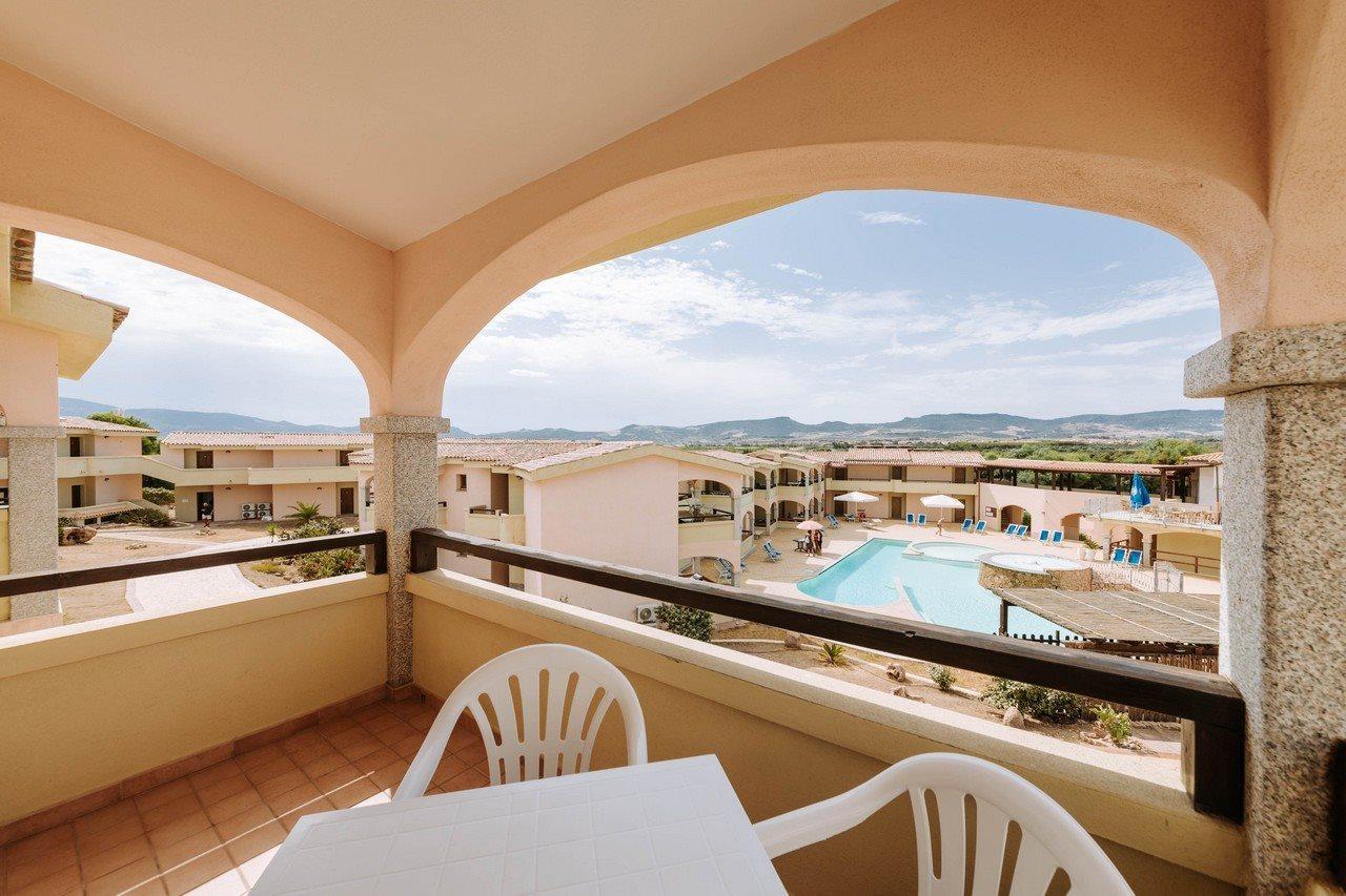 Baia Delle Mimose Aparthotel Badesi Exterior foto