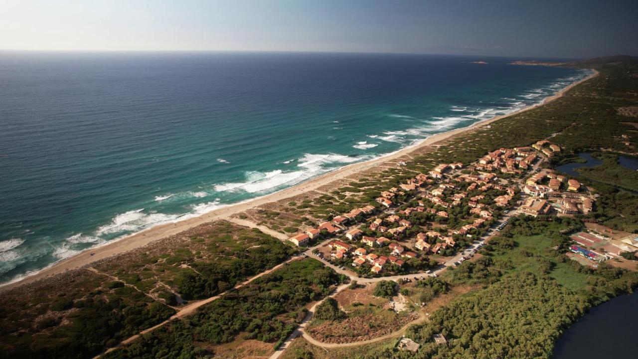 Baia Delle Mimose Aparthotel Badesi Exterior foto