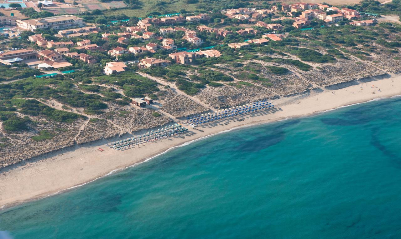 Baia Delle Mimose Aparthotel Badesi Exterior foto